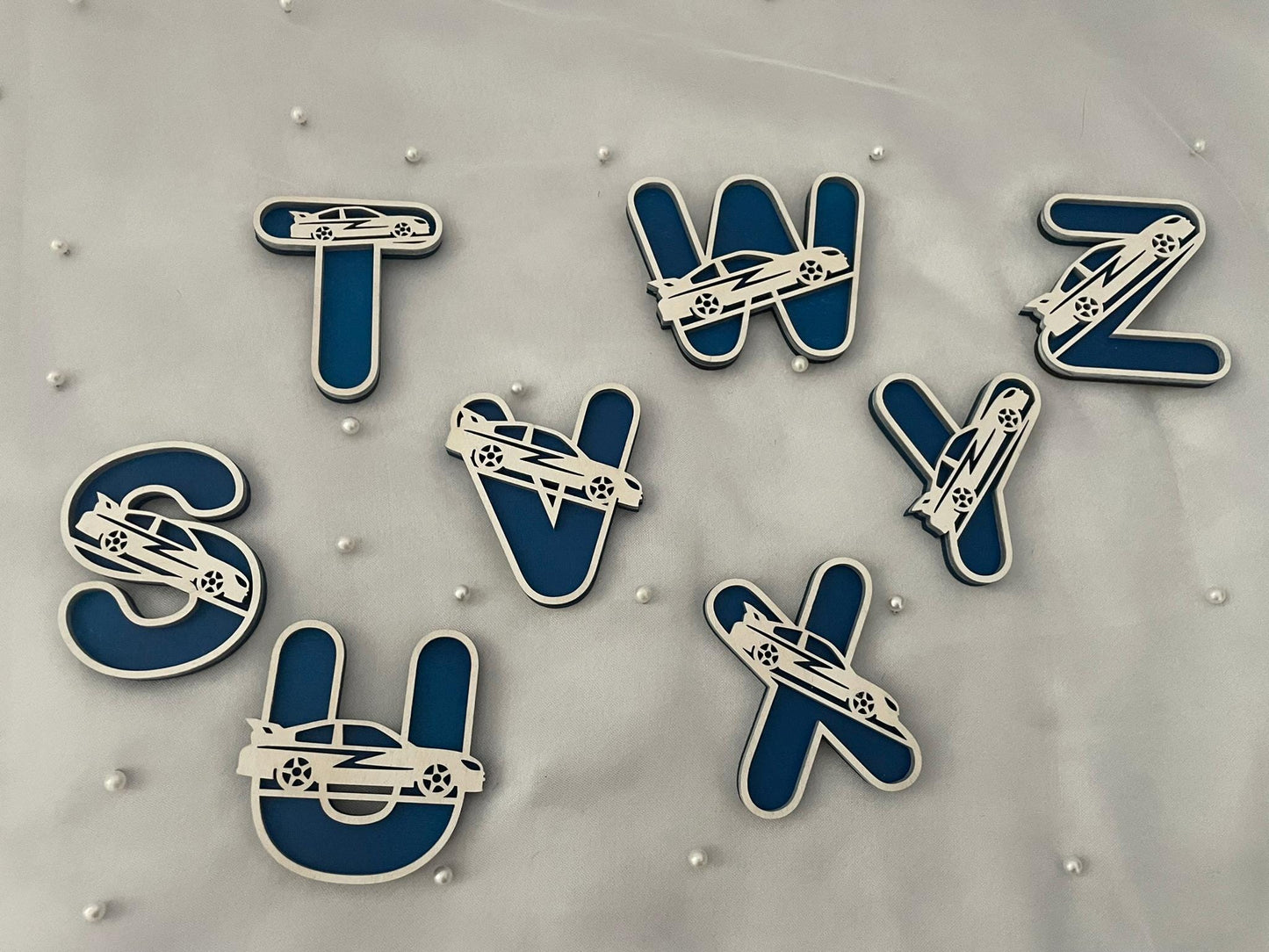 Holzbuchstaben im Auto Design, Für alle Auto Liebhaber - Buchstabe, Holzbuchstabe, Auto, Türschild, Name, ABC